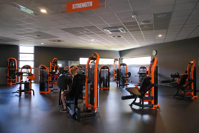 Basic-Fit Enschede J J van Deinselaan 24/7