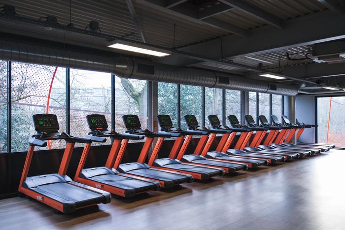 Basic-Fit Ede Peppelensteeg 24/7