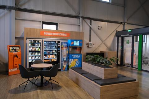 Basic-Fit Ede Peppelensteeg 24/7