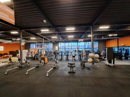 Basic-Fit Oosterhout Beneluxweg 24/7