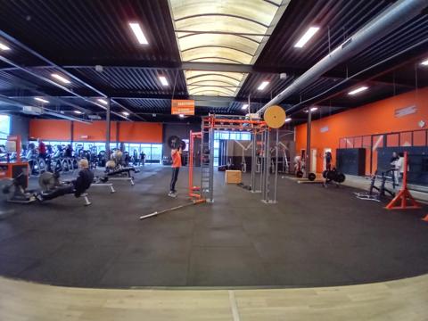 Basic-Fit Oosterhout Beneluxweg 24/7