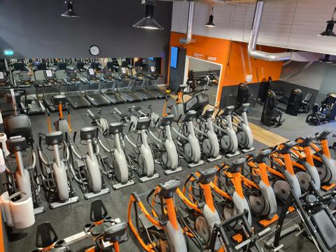 Basic-Fit Amsterdam Osdorp Pieter Calandlaan 24/7