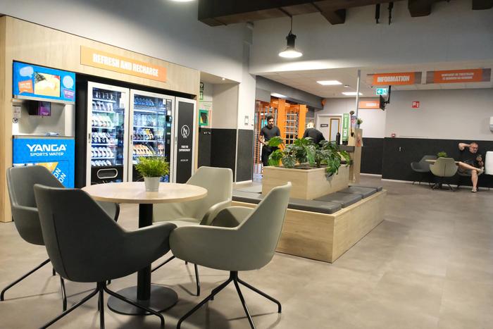 Basic-Fit Rotterdam IJsselmonde Dwarsdijk 24/7