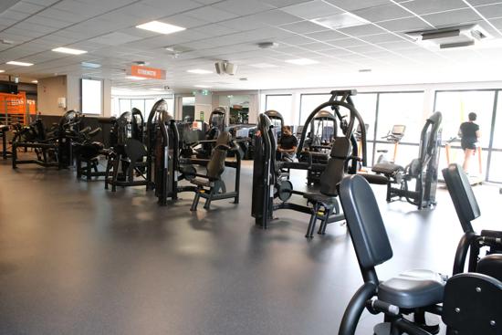 Basic-Fit Rotterdam IJsselmonde Dwarsdijk 24/7