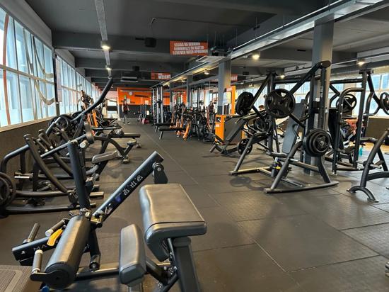 Basic-Fit Rotterdam 1e Jerichostraat 24/7