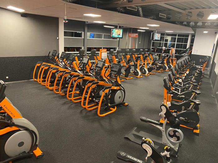 Basic-Fit Alphen aan den Rijn Sportlaan 24/7