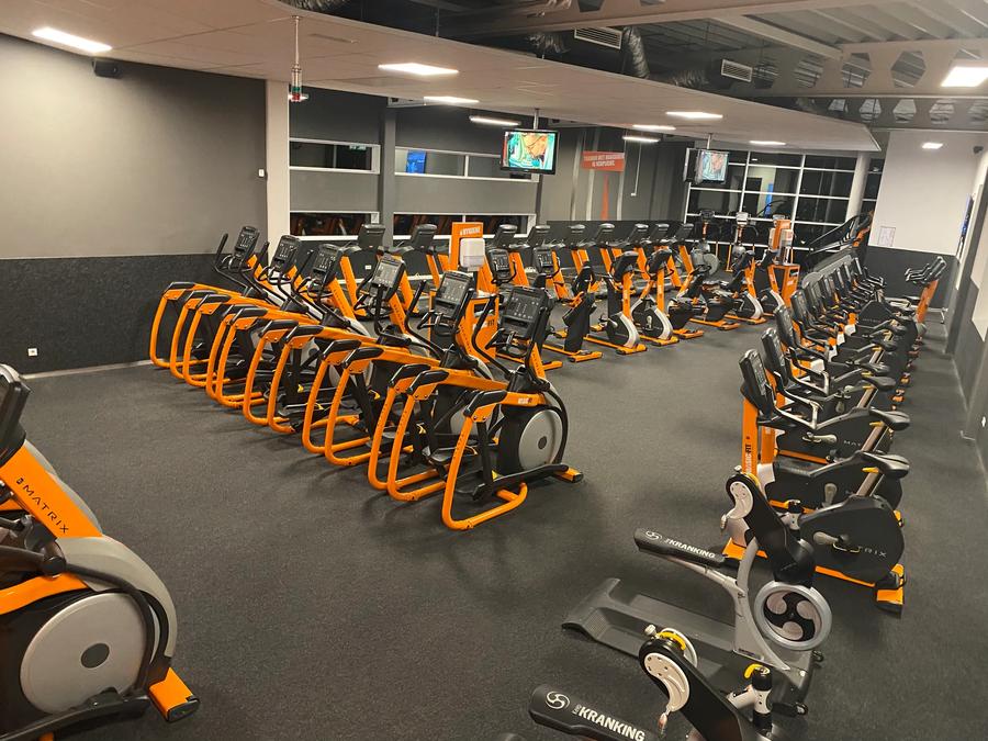 Basic-Fit Alphen aan den Rijn Sportlaan 24/7