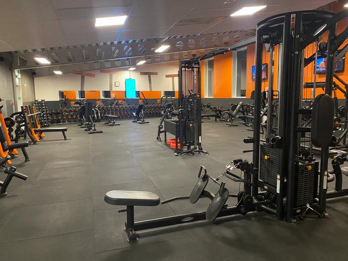 Basic-Fit Alphen aan den Rijn Sportlaan 24/7
