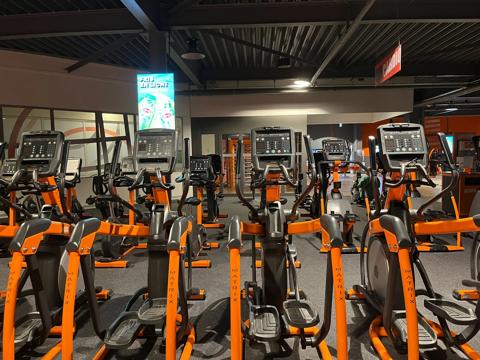 Basic-Fit Hoogvliet Middenbaan-Noord 24/7