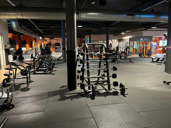 Basic-Fit Hoogvliet Middenbaan-Noord 24/7