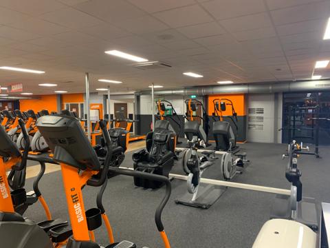 Basic-Fit Etten-Leur Vijfhuizenweg 24/7