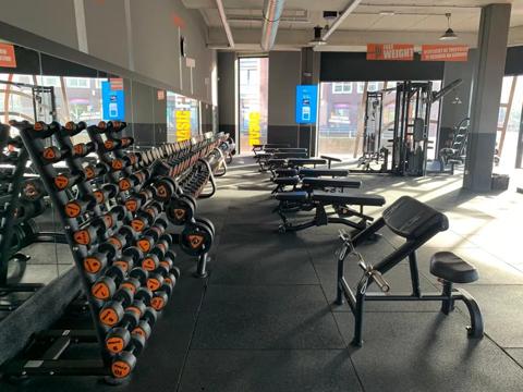 Basic-Fit Veenendaal Wolweg 24/7