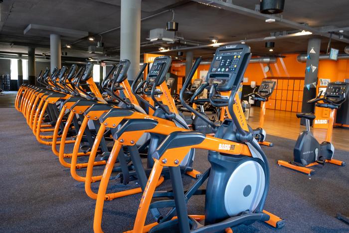 Basic-Fit Apeldoorn Christiaan Geurtsweg 24/7