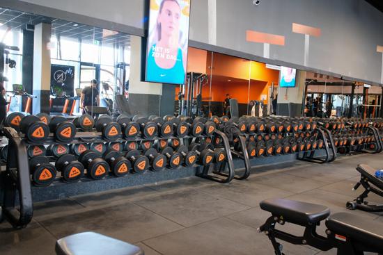 Basic-Fit Den Haag Stationsplein-Hofwijckstraat 24/7