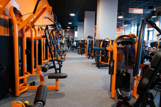 Basic-Fit Den Haag Stationsplein-Hofwijckstraat 24/7