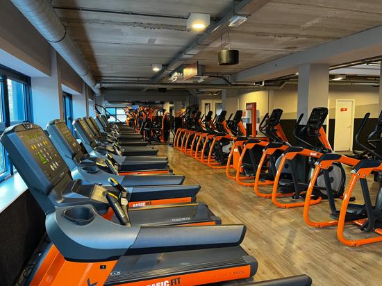 Basic-Fit Enschede Wesselerbrinklaan 24/7