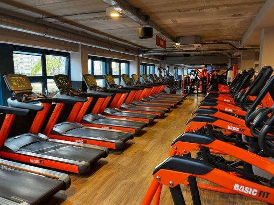 Basic-Fit Enschede Wesselerbrinklaan 24/7