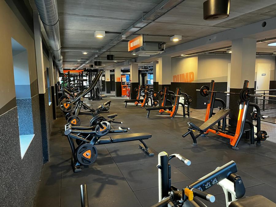 Basic-Fit Enschede Wesselerbrinklaan 24/7