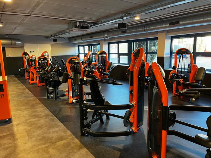 Basic-Fit Enschede Wesselerbrinklaan 24/7