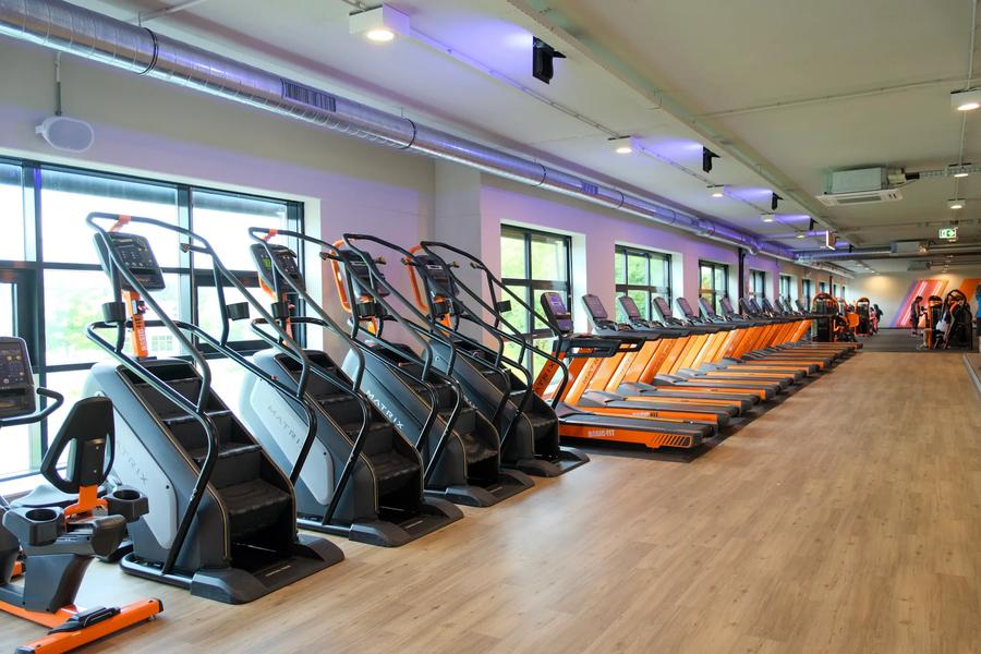 Basic-Fit Zoetermeer Koraalrood 24/7