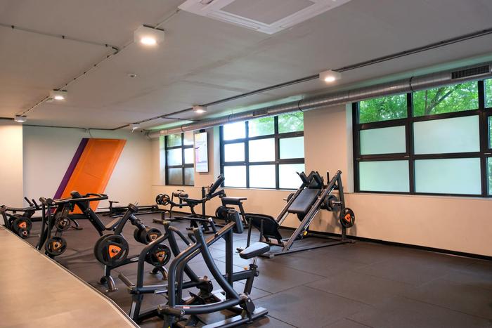 Basic-Fit Zoetermeer Koraalrood 24/7