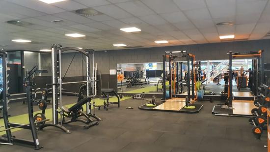 Basic-Fit Zoetermeer Koraalrood 24/7