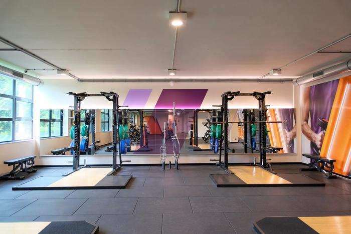 Basic-Fit Zoetermeer Koraalrood 24/7