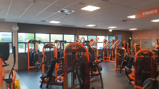 Basic-Fit Zoetermeer Koraalrood 24/7