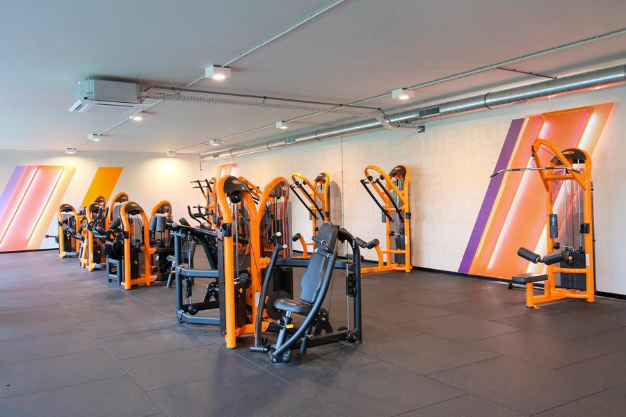 Basic-Fit Zoetermeer Koraalrood 24/7