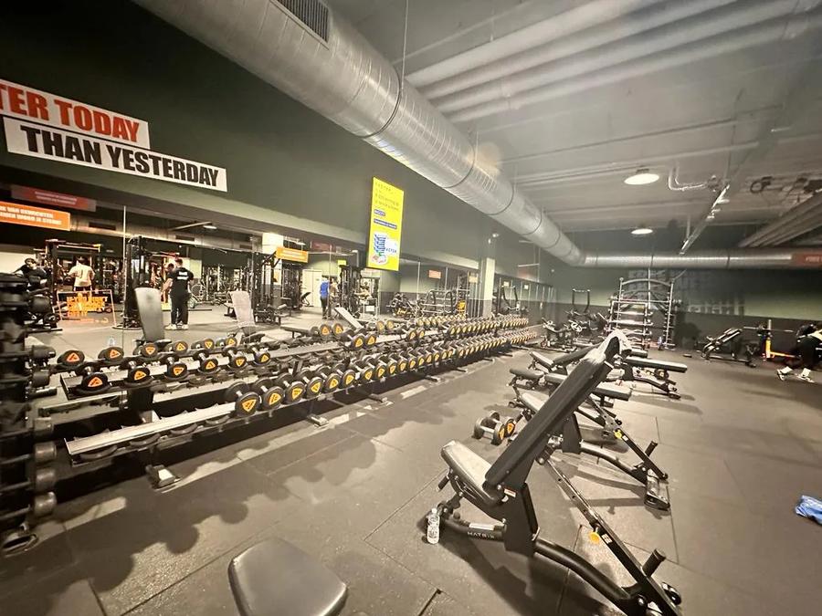 Basic-Fit Amsterdam Bos en Lommerplein 24/7
