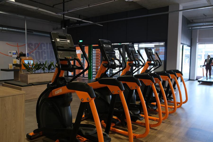 Basic-Fit Veendam Veenlustpassage 24/7