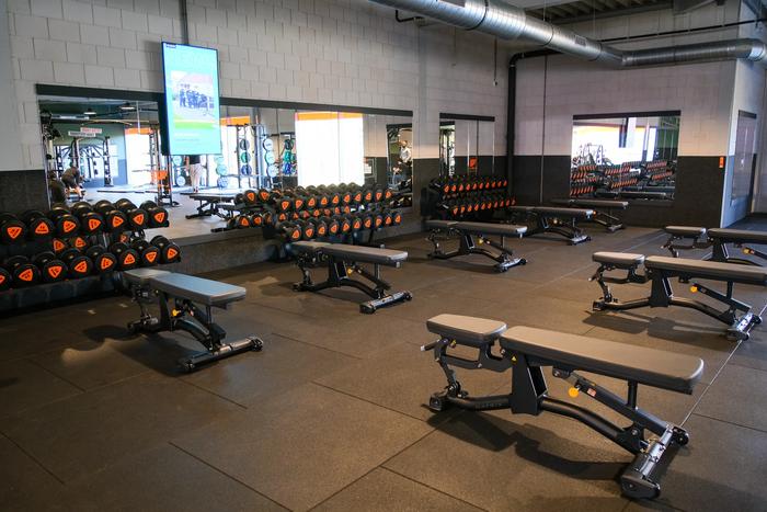 Basic-Fit Hoogezand Hazenleger 24/7