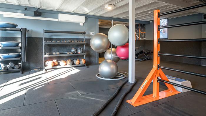 Basic-Fit Brugge Maalsesteenweg 24/7