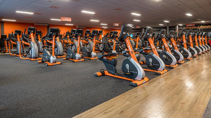 Basic-Fit Brussels Molenbeek Chauss&eacute;e de Ninove LADIES