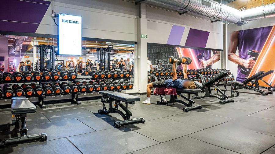Basic-Fit Roeselare Brugsesteenweg 24/7