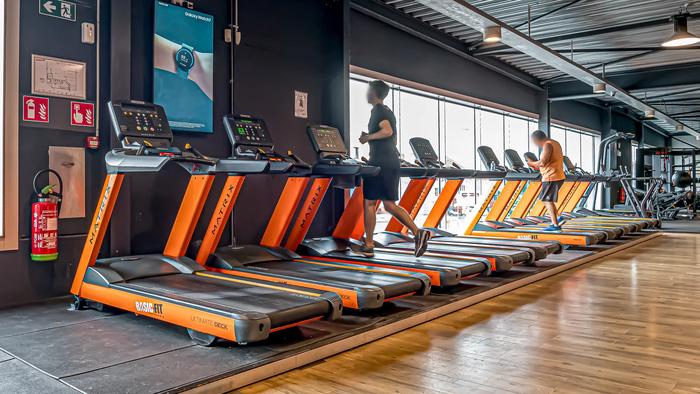 Basic-Fit Sint-Pieters-Leeuw Bergensesteenweg 24/7