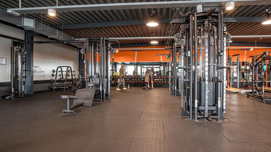 Basic-Fit Sint-Pieters-Leeuw Bergensesteenweg 24/7
