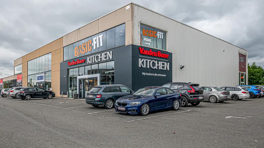 Basic-Fit Sint-Pieters-Leeuw Bergensesteenweg 24/7