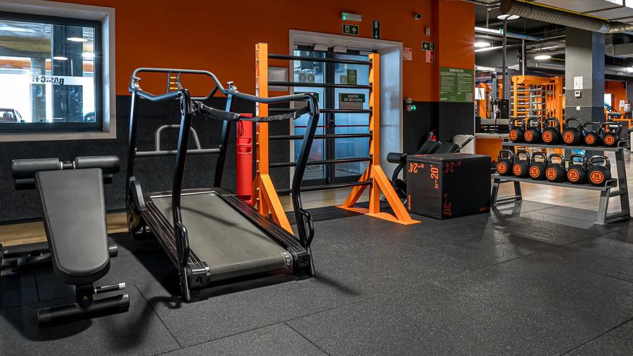 Basic-Fit Halle Rene Deboecklaan 24/7
