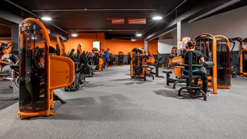 Basic-Fit Halle Rene Deboecklaan 24/7