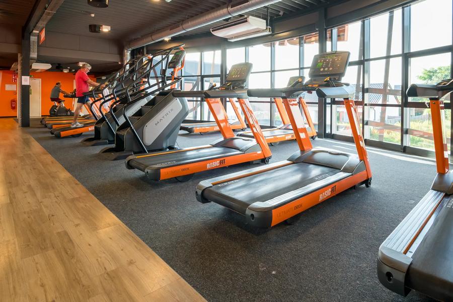 Basic-Fit Overpelt Sellekaertsstraat 24/7