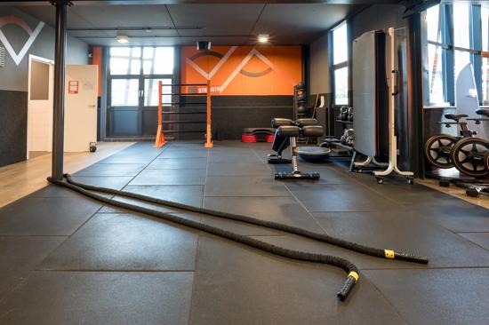 Basic-Fit Overpelt Sellekaertsstraat 24/7