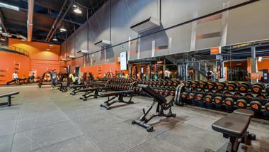 Basic-Fit Sainte-Genevi&egrave;ve-des-Bois Av Croix Blanche