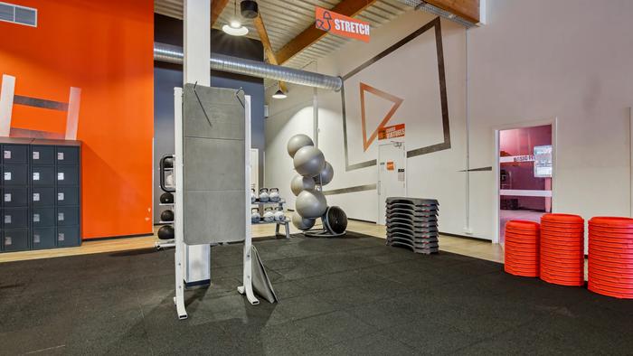 Basic-Fit Chateauroux C. Cial Carrefour Chateauroux 24/7