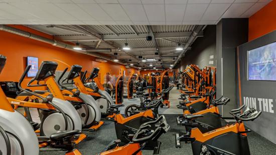 Basic-Fit Armenti&egrave;res Place du G&eacute;n&eacute;ral de Gaulle