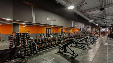 Basic-Fit Armenti&egrave;res Place du G&eacute;n&eacute;ral de Gaulle