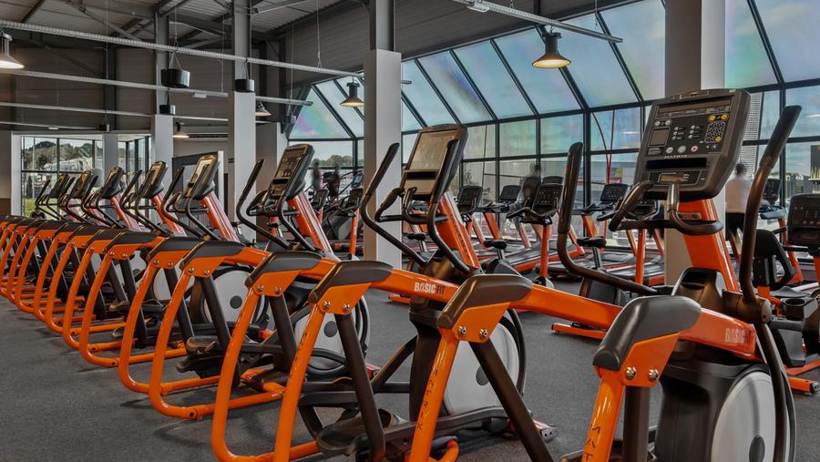 Basic-Fit La Chapelle Saint Aubin Rue Albert de Dion 24/7