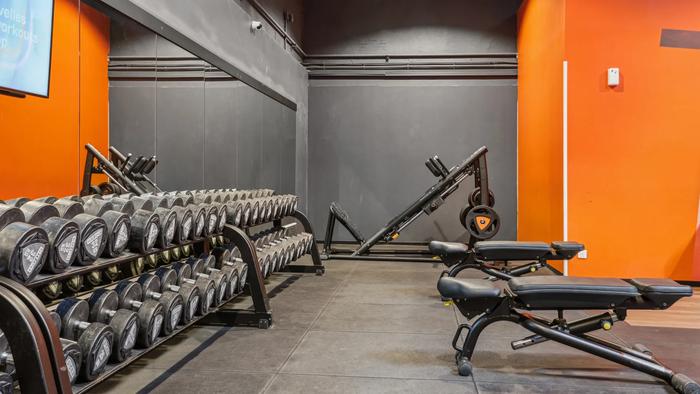 Basic-Fit Saint-Christol-l&egrave;s-Al&egrave;s Avenue Jean Moulin 24/7