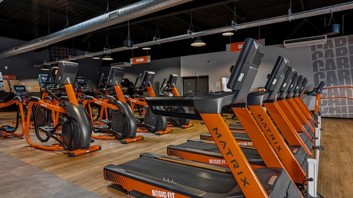Basic-Fit Bagnols-Sur-C&egrave;ze Route Pont Saint Esprit 24/7