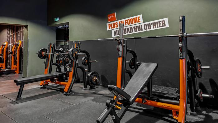 Basic-Fit Bagnols-Sur-C&egrave;ze Route Pont Saint Esprit 24/7